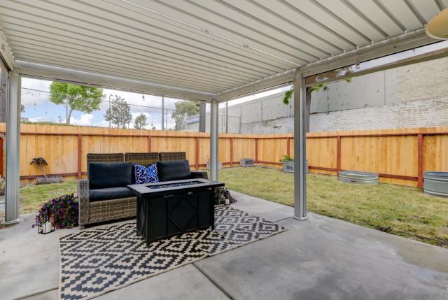 437 Ridgeway Ct, Spring Valley, CA 91977