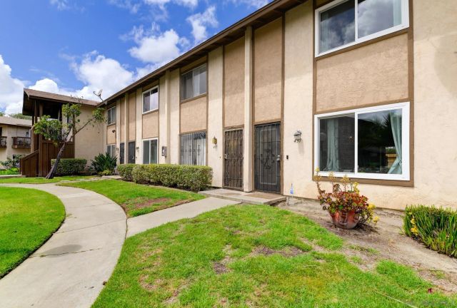 437 Ridgeway Ct, Spring Valley, CA 91977