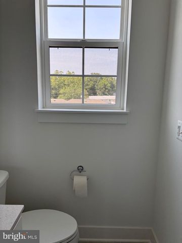 7373 ARLINGTON BLVD, Falls Church, VA 22042