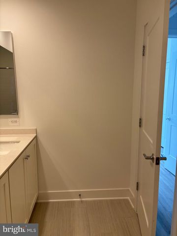7373 ARLINGTON BLVD, Falls Church, VA 22042