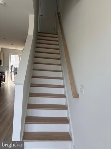 7373 ARLINGTON BLVD, Falls Church, VA 22042