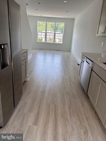 7373 ARLINGTON BLVD, Falls Church, VA 22042