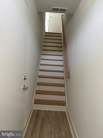 7373 ARLINGTON BLVD, Falls Church, VA 22042