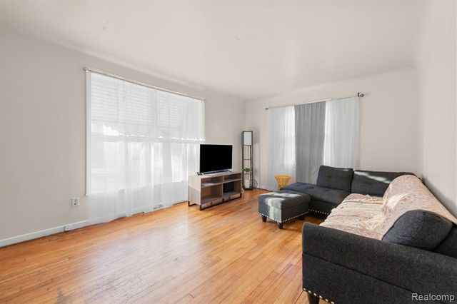 29288 Park Stre 29288 Park Street, Sterling Heights, MI 48066