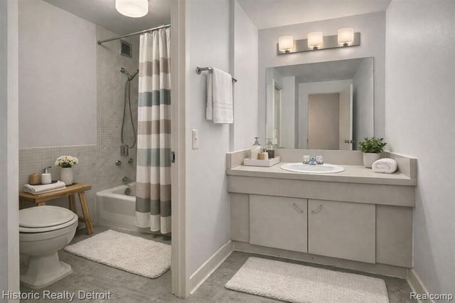 1300 E Lafayette 2407, Detroit, MI 48207