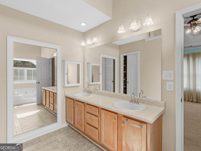 794 Daileys Creek Drive, Mcdonough, GA 30253