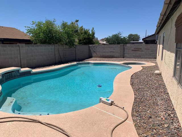 8135 W Krall Street, Glendale, AZ 85303