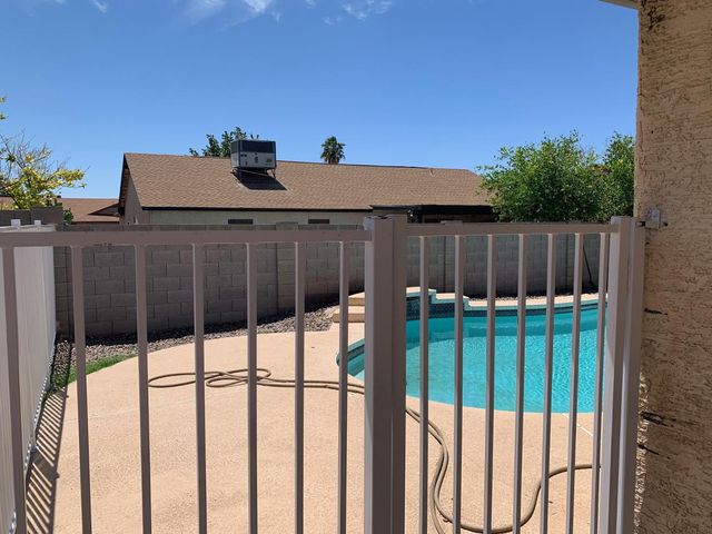8135 W Krall Street, Glendale, AZ 85303