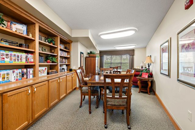 5650 Boone Avenue N 120, New Hope, MN 55428