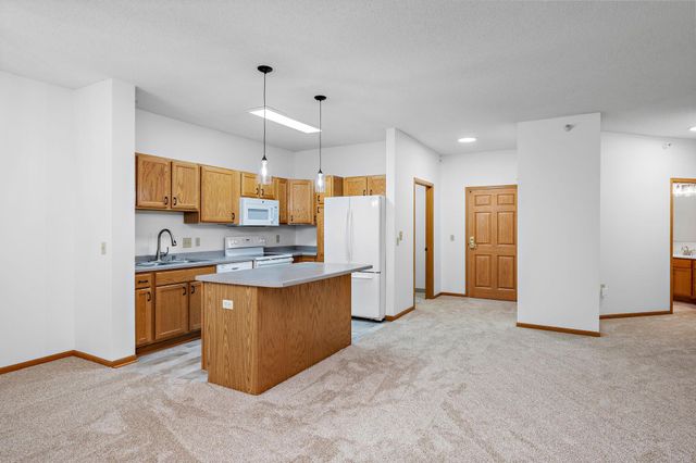 5650 Boone Avenue N 120, New Hope, MN 55428