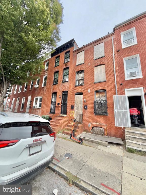 13 S CAREY ST, Baltimore, MD 21223