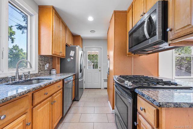 6005 168th Street, Fresh Meadows, NY 11365