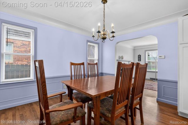 1802 W Farnum Avenue, Royal Oak, MI 48067