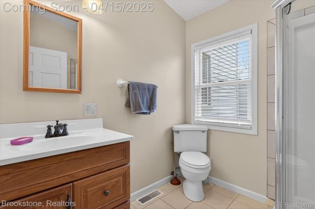 1802 W Farnum Avenue, Royal Oak, MI 48067