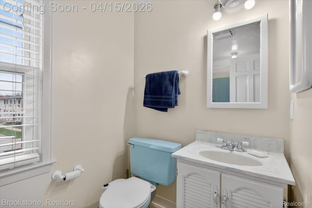 1802 W Farnum Avenue, Royal Oak, MI 48067