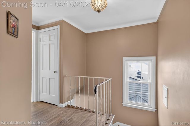 1802 W Farnum Avenue, Royal Oak, MI 48067