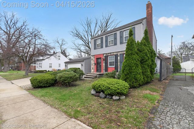 1802 W Farnum Avenue, Royal Oak, MI 48067