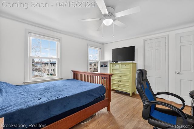 1802 W Farnum Avenue, Royal Oak, MI 48067