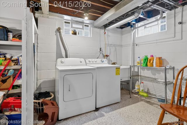 1802 W Farnum Avenue, Royal Oak, MI 48067