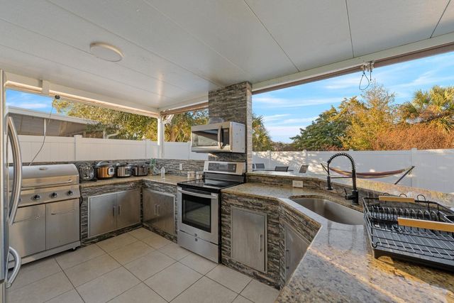 8210 HARWICH PORT LANE, Gibsonton, FL 33534