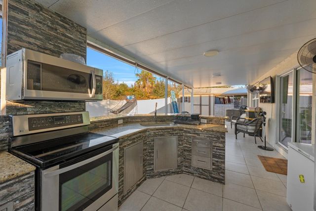 8210 HARWICH PORT LANE, Gibsonton, FL 33534