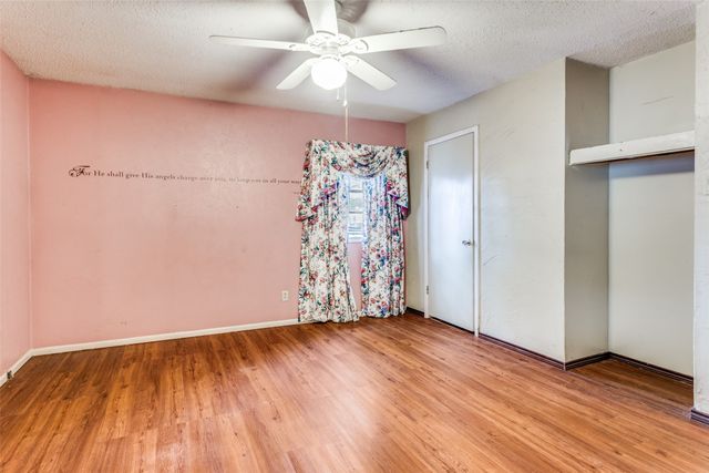 209 Teeter Drive, Crowley, TX 76036