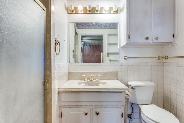 209 Teeter Drive, Crowley, TX 76036