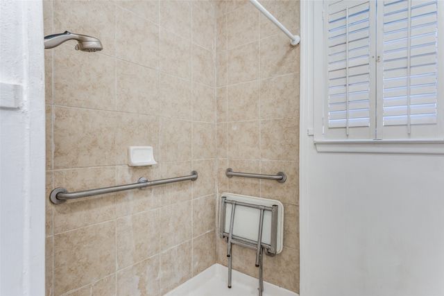 209 Teeter Drive, Crowley, TX 76036