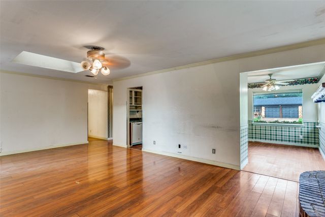 209 Teeter Drive, Crowley, TX 76036