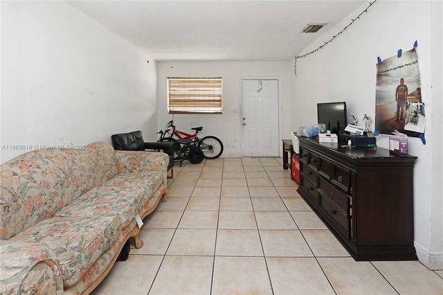 506 NW 7th Ave, Florida City, FL 33034