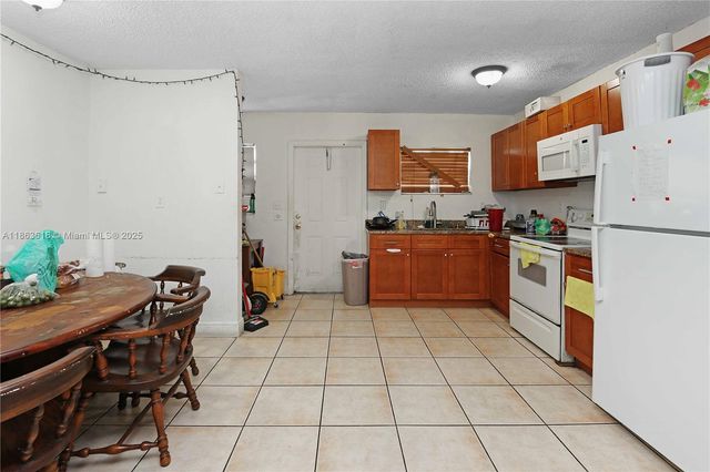 506 NW 7th Ave, Florida City, FL 33034