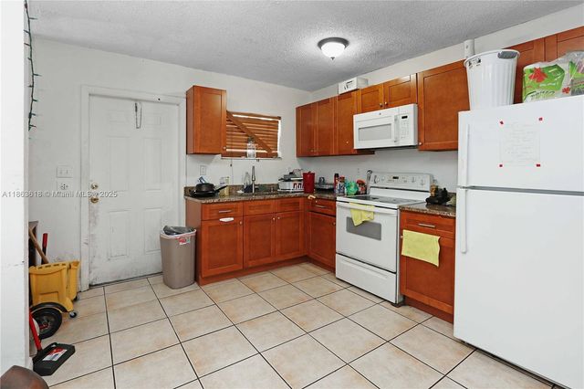 506 NW 7th Ave, Florida City, FL 33034