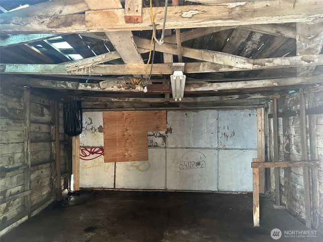 5247 Brooklyn Avenue NE, Seattle, WA 98105