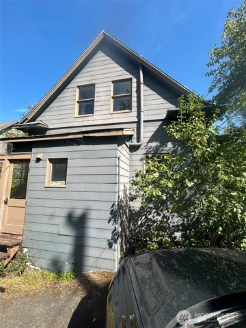 5247 Brooklyn Avenue NE, Seattle, WA 98105