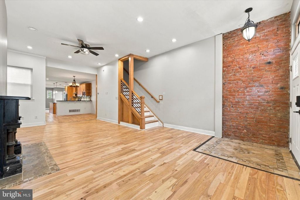 1233 S 15TH ST, PHILADELPHIA, PA 19146 — photo 2