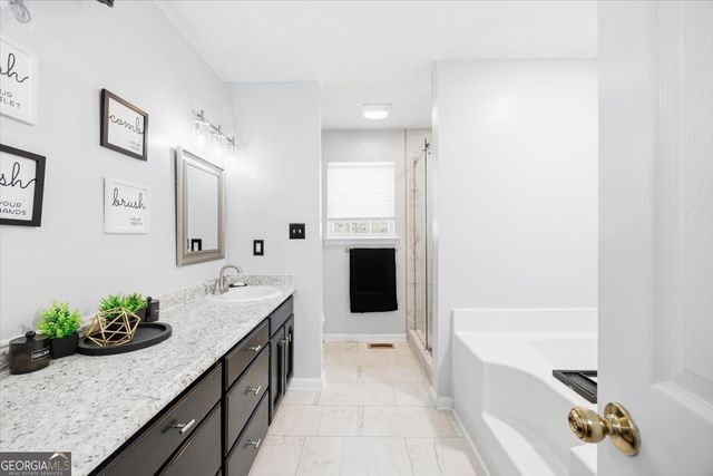 1251 Forsyth Landing Drive, Forsyth, GA 31029