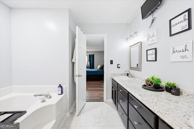 1251 Forsyth Landing Drive, Forsyth, GA 31029