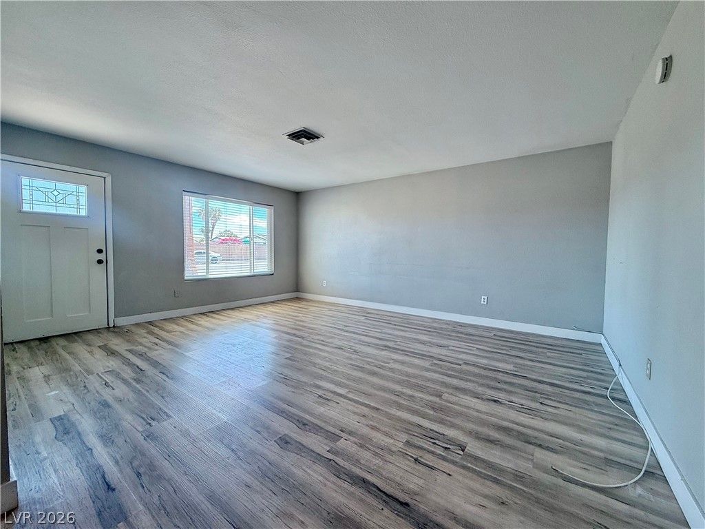 3000 LIBERTY Circle, Las Vegas, NV 89121 — photo 4