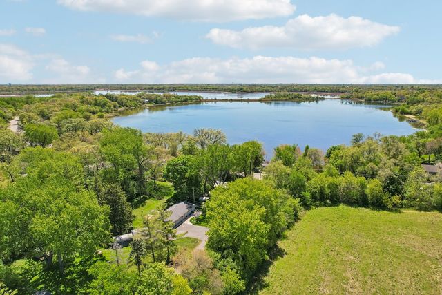 37073 N Antonio Avenue, Lake Villa, IL 60046