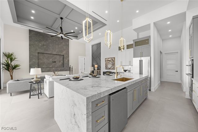 5333 Majestic CT, Cape Coral, FL 33904