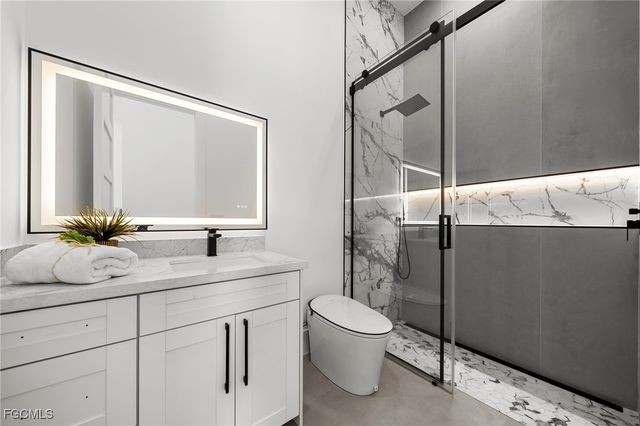 5333 Majestic CT, Cape Coral, FL 33904