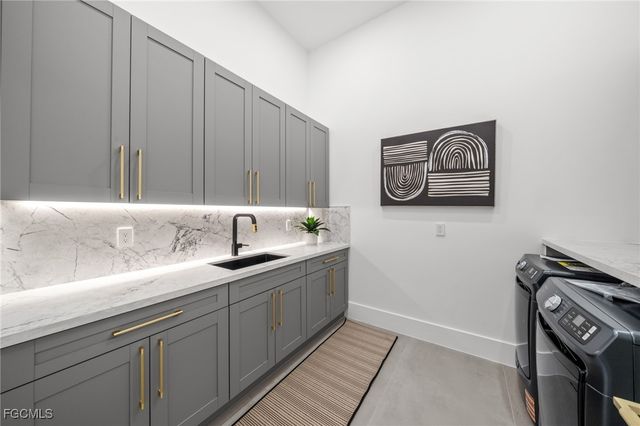 5333 Majestic CT, Cape Coral, FL 33904