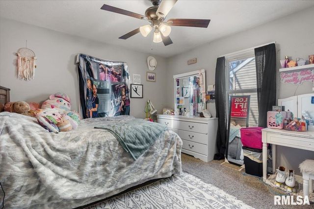 2277 E Converse Avenue, Grandview, IL 62702