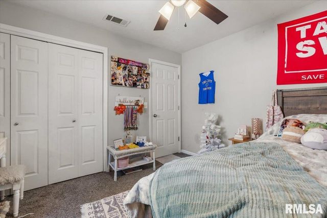 2277 E Converse Avenue, Grandview, IL 62702