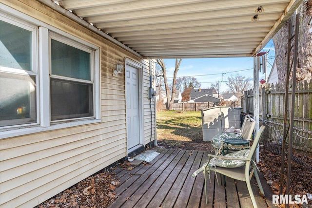 2277 E Converse Avenue, Grandview, IL 62702