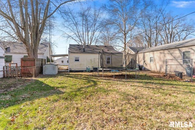 2277 E Converse Avenue, Grandview, IL 62702