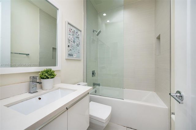10265 NW 63rd Ter 204, Doral, FL 33178