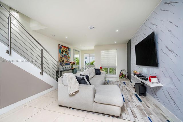 10265 NW 63rd Ter 204, Doral, FL 33178