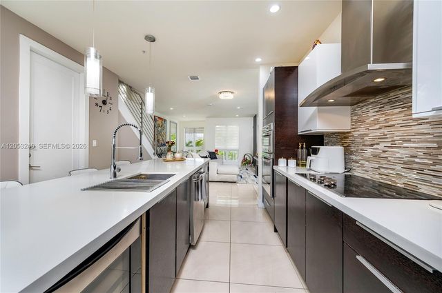10265 NW 63rd Ter 204, Doral, FL 33178