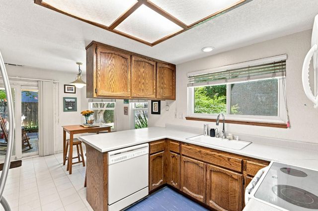 2535 Mossy Oaks Ct, Rancho Cordova, CA 95670
